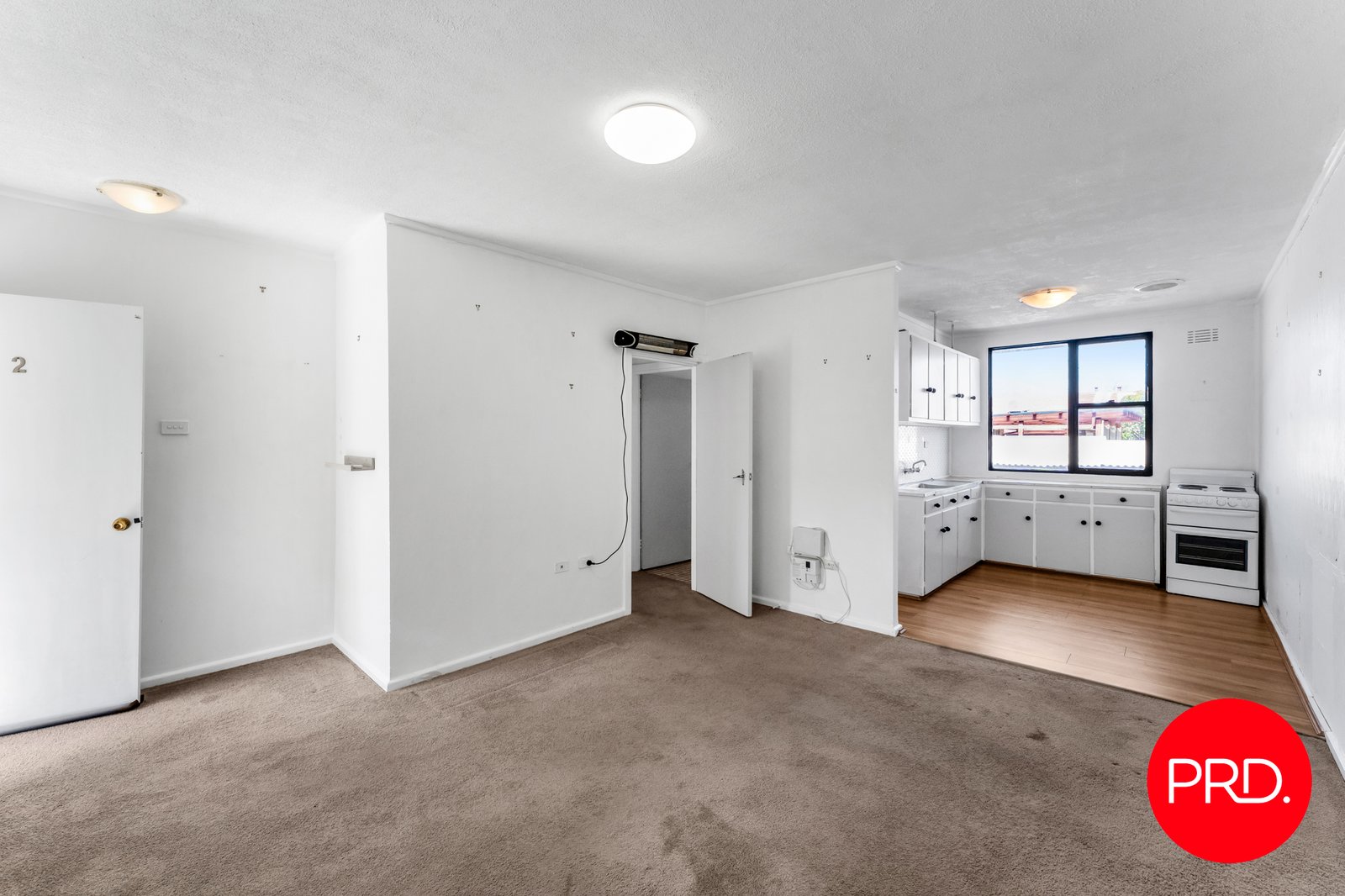 2/5 Yass Road QUEANBEYAN EAST 5