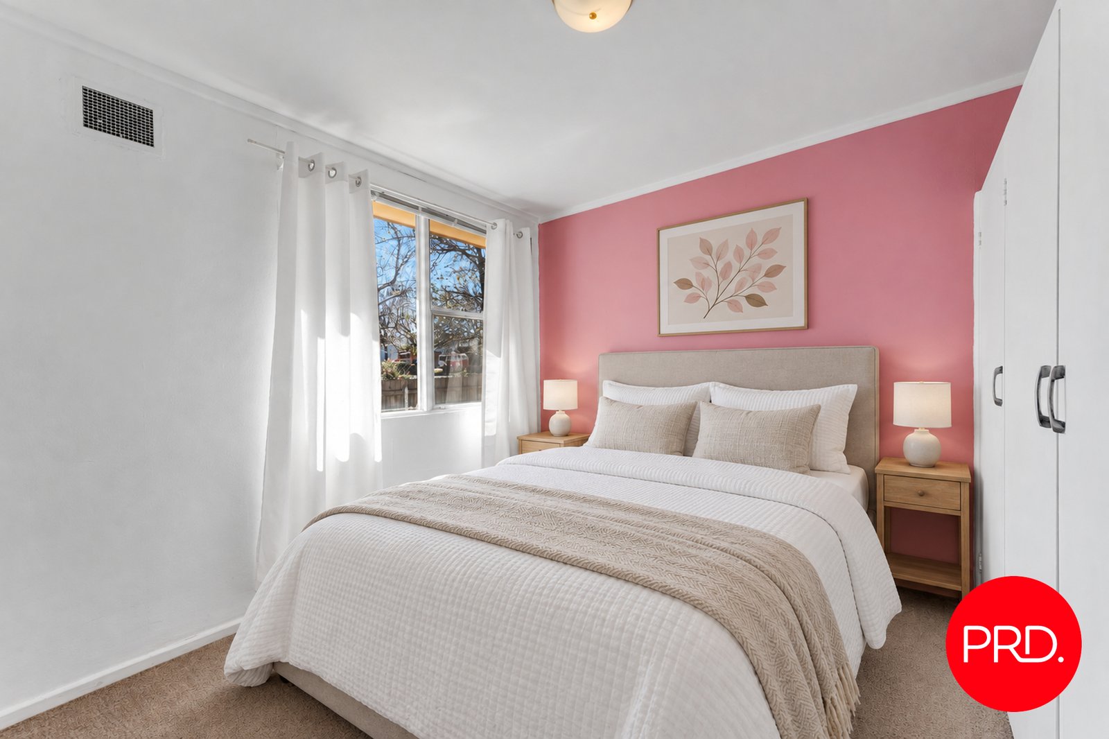 2/5 Yass Road QUEANBEYAN EAST 6