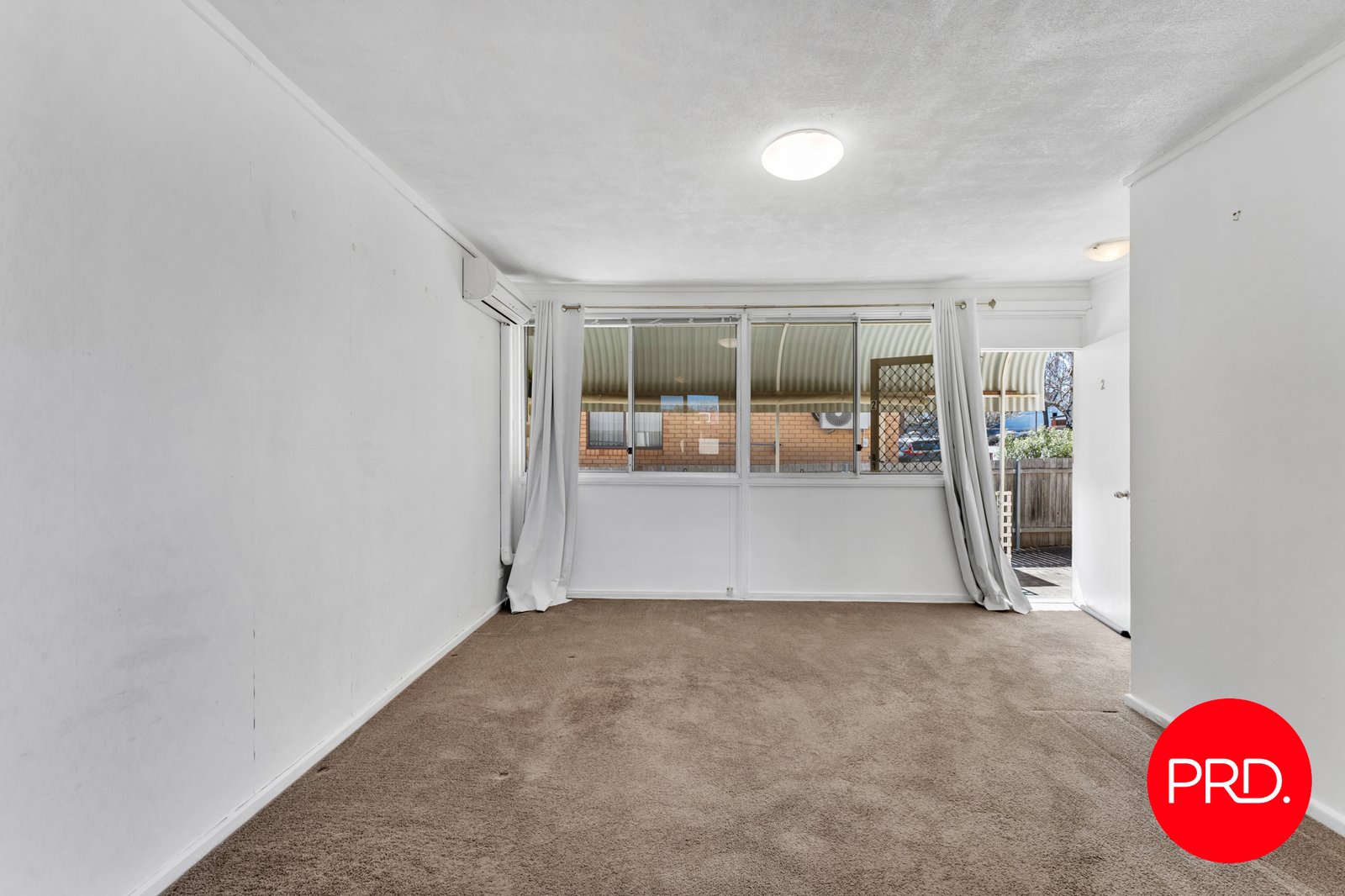 2/5 Yass Road QUEANBEYAN EAST 8