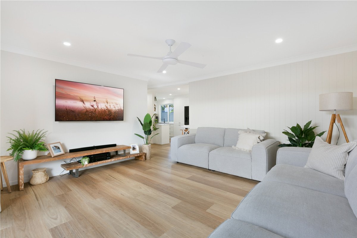 2/50 Albion Avenue MIAMI 1