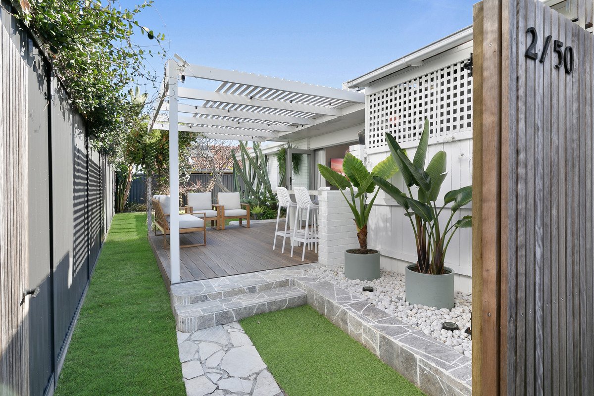 2/50 Albion Avenue MIAMI 3