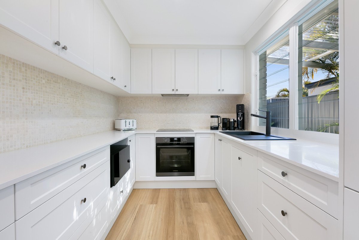 2/50 Albion Avenue MIAMI 6