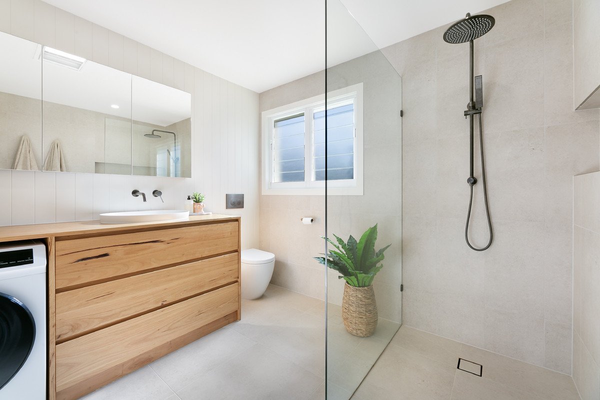 2/50 Albion Avenue MIAMI 10