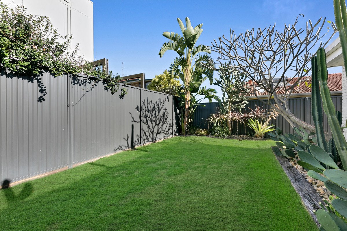 2/50 Albion Avenue MIAMI 14