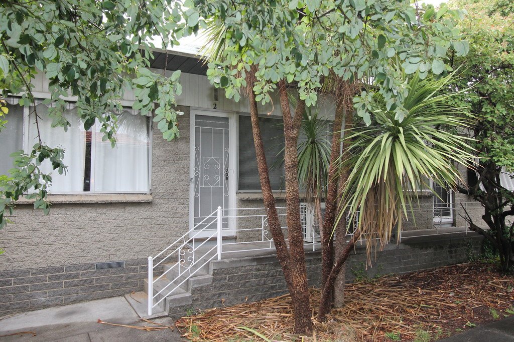 2/50 Cambridge Street WENDOUREE 2