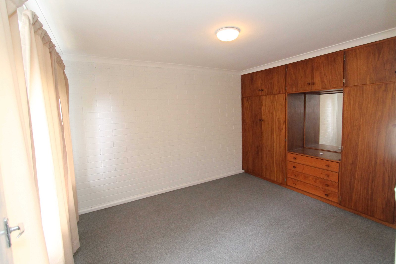 2/50 Cambridge Street WENDOUREE 7