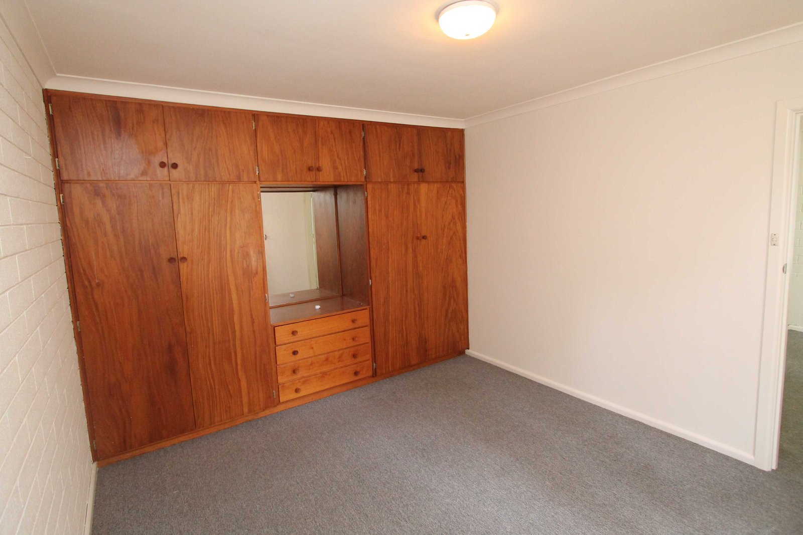 2/50 Cambridge Street WENDOUREE 8