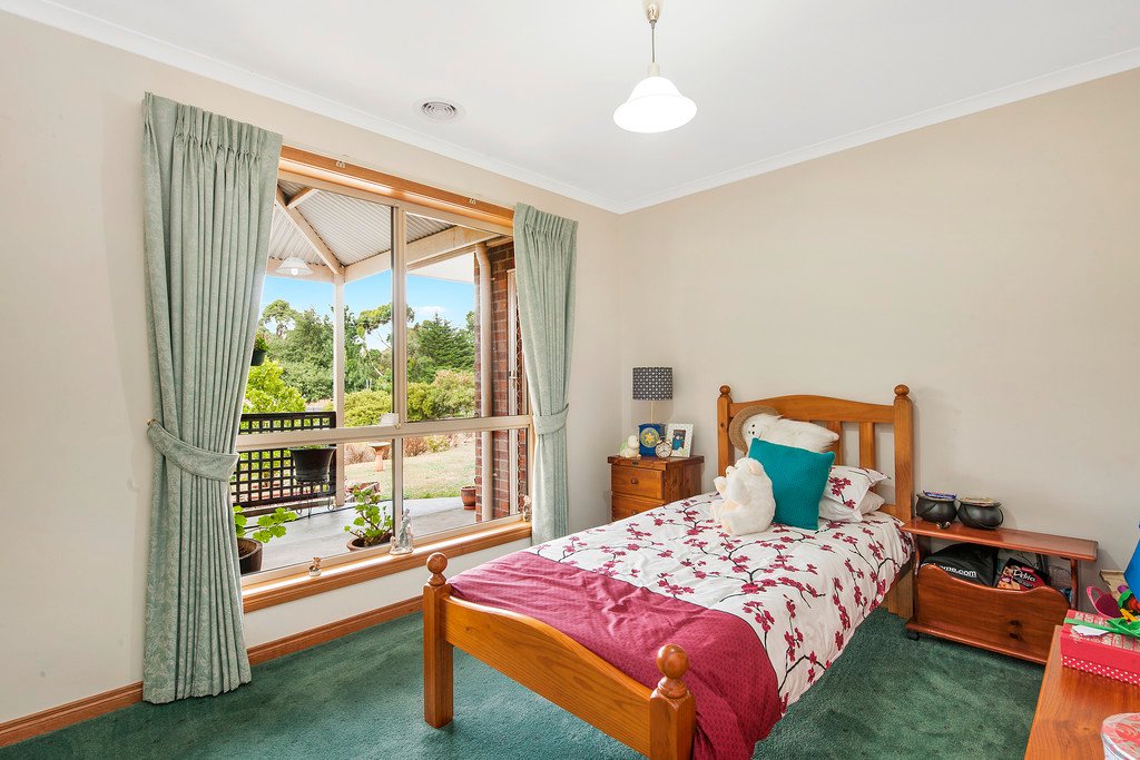 250 Gillies Road MOUNT ROWAN 14