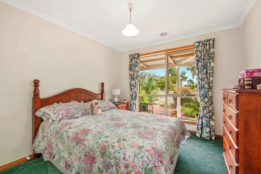 250 Gillies Road MOUNT ROWAN 15