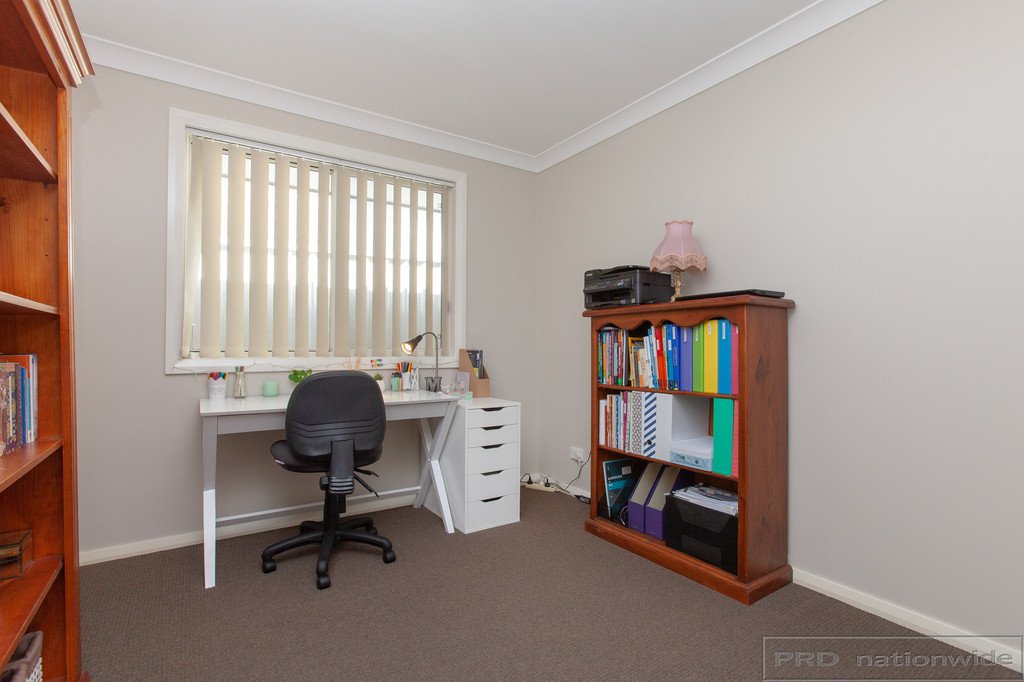 2/50 MaCrae Street EAST MAITLAND 18