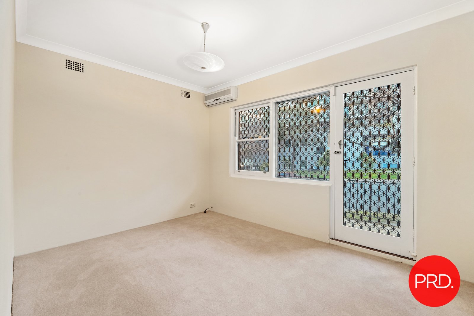 2/50 Park Road HURSTVILLE 4