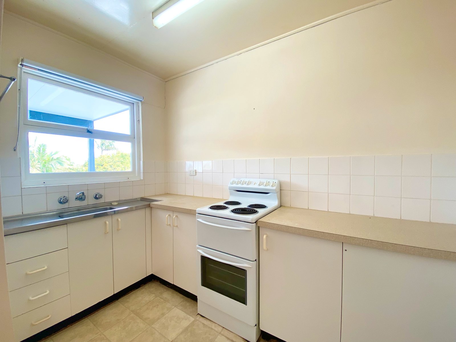 2/50 Ronald Avenue SHOAL BAY 8