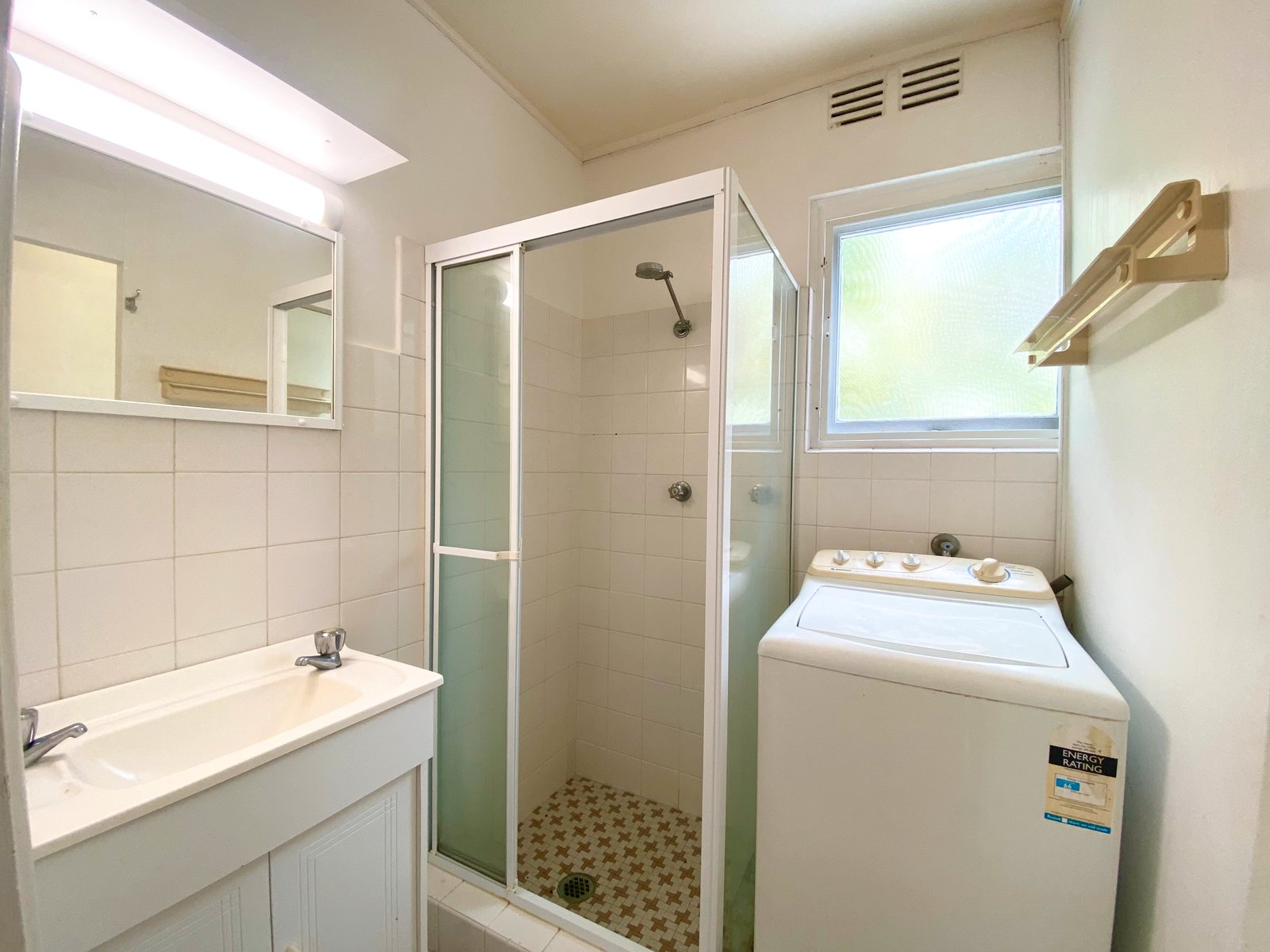 2/50 Ronald Avenue SHOAL BAY 9