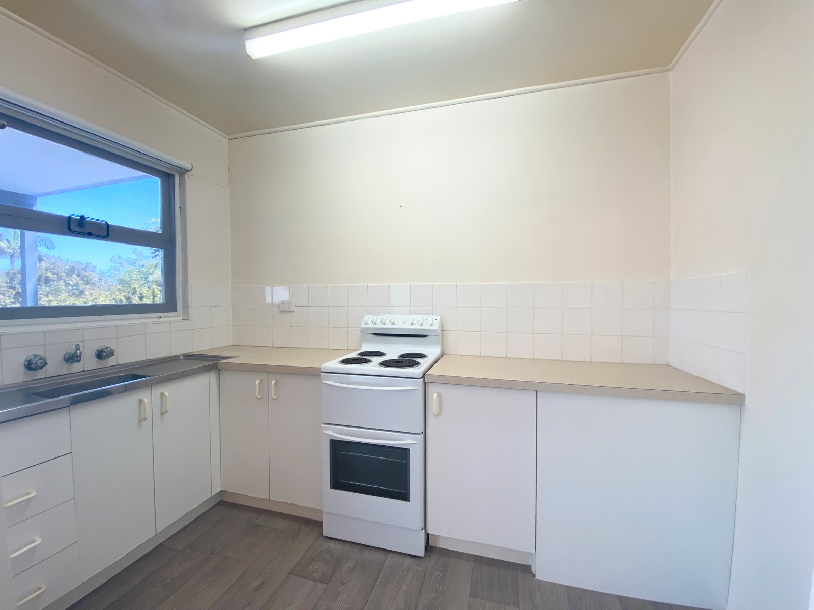 2/50 Ronald Avenue SHOAL BAY 2