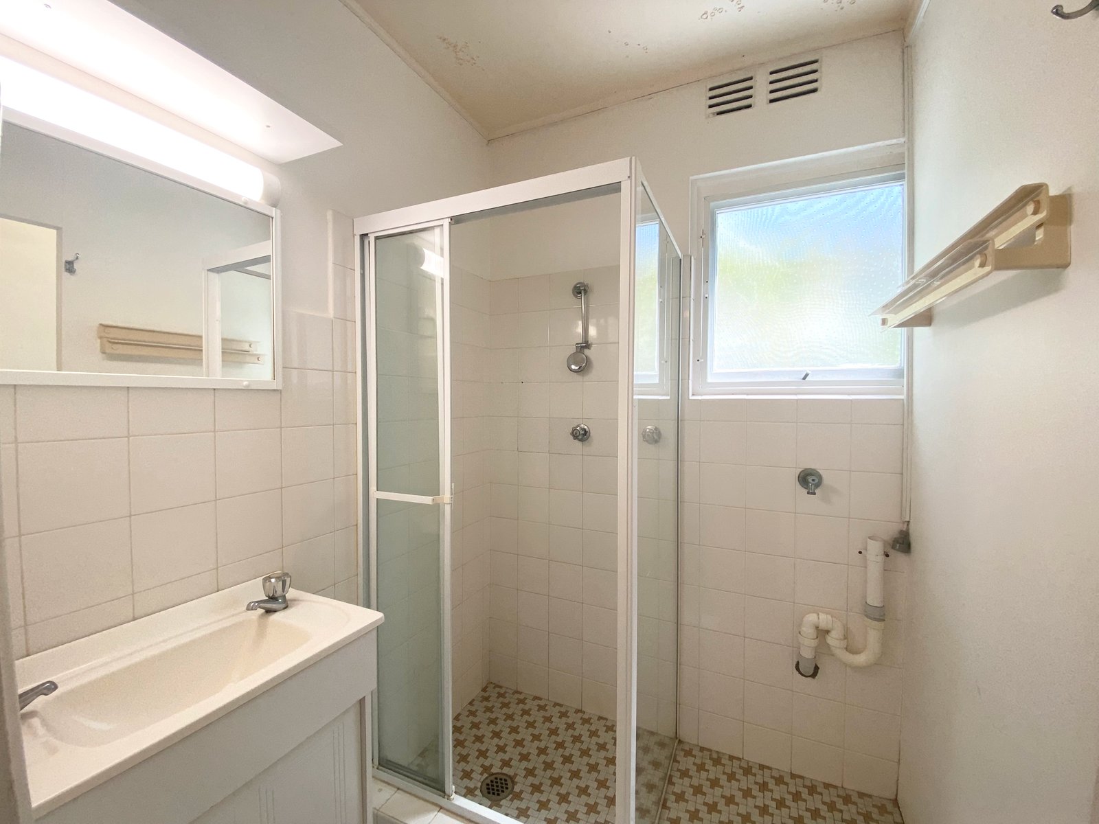 2/50 Ronald Avenue SHOAL BAY 5