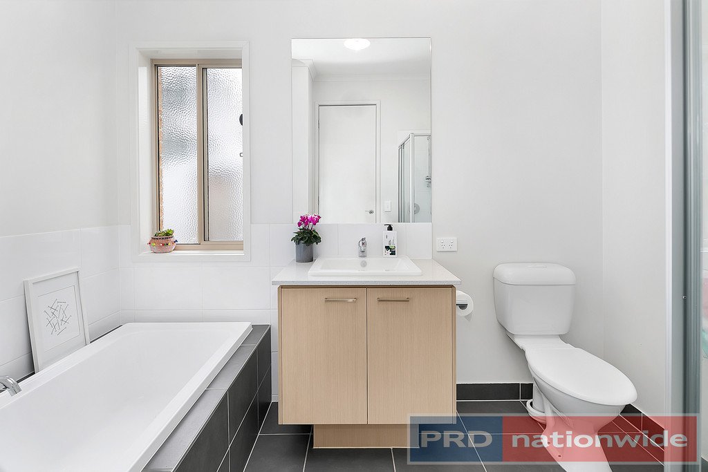 250 Scarsdale-Pitfield Road NEWTOWN 8