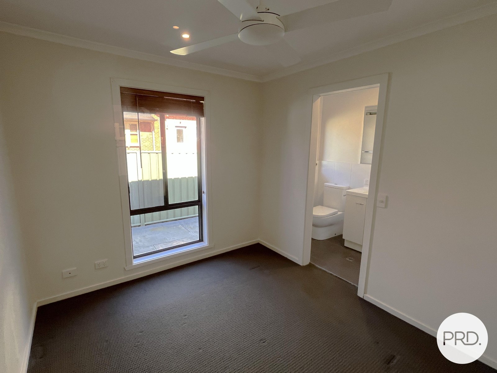 2/503 Hanel Street EAST ALBURY 4