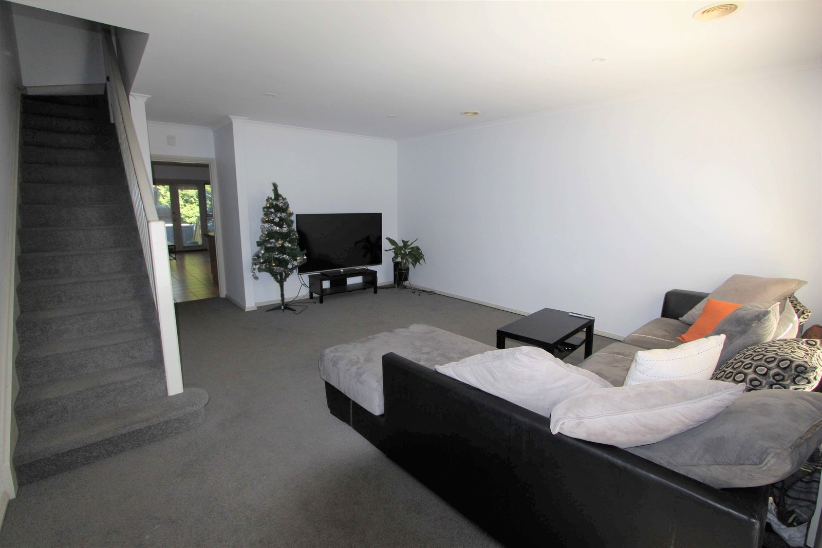 Gallery: 2/503 Lydiard Street North
