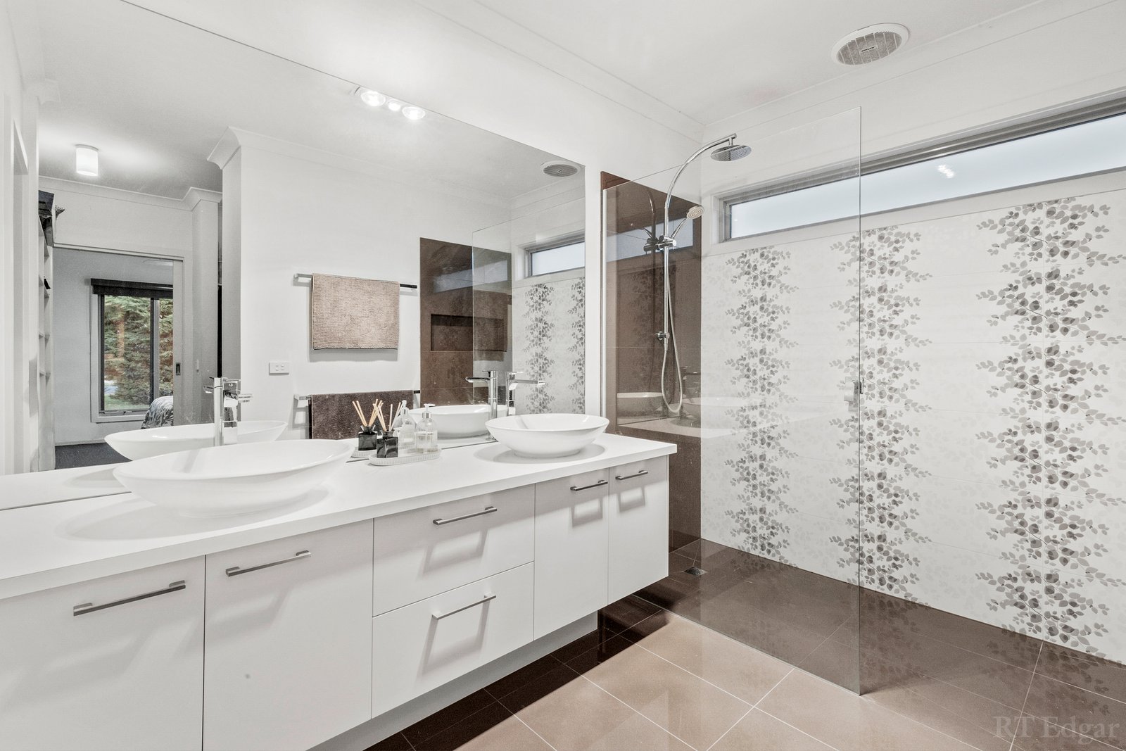 Real Estate and Property in 251-259 Clifton Avenue, Leopold, VIC