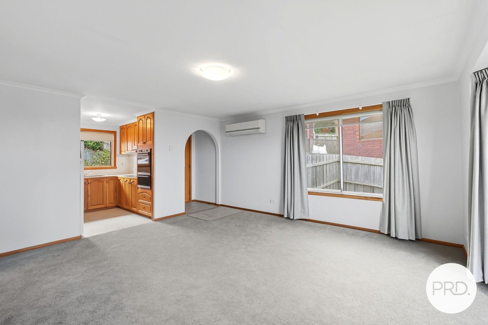 2/51 Girrabong Road LENAH VALLEY 2