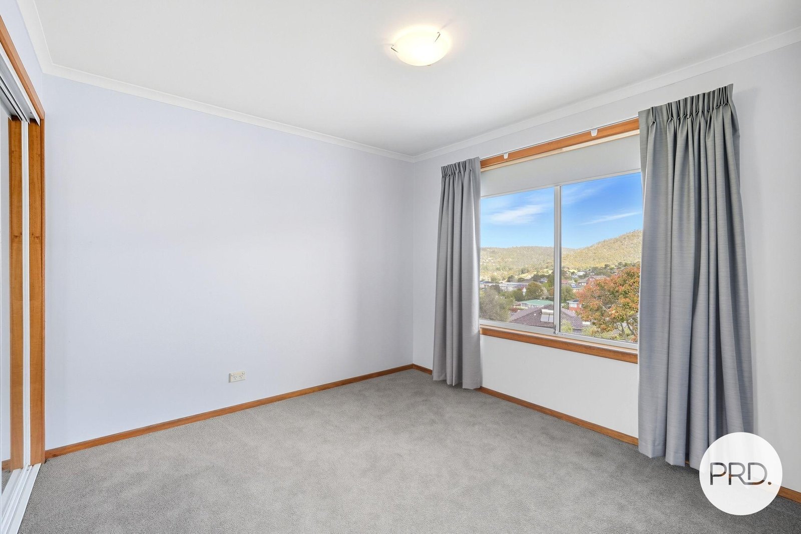 2/51 Girrabong Road LENAH VALLEY 6