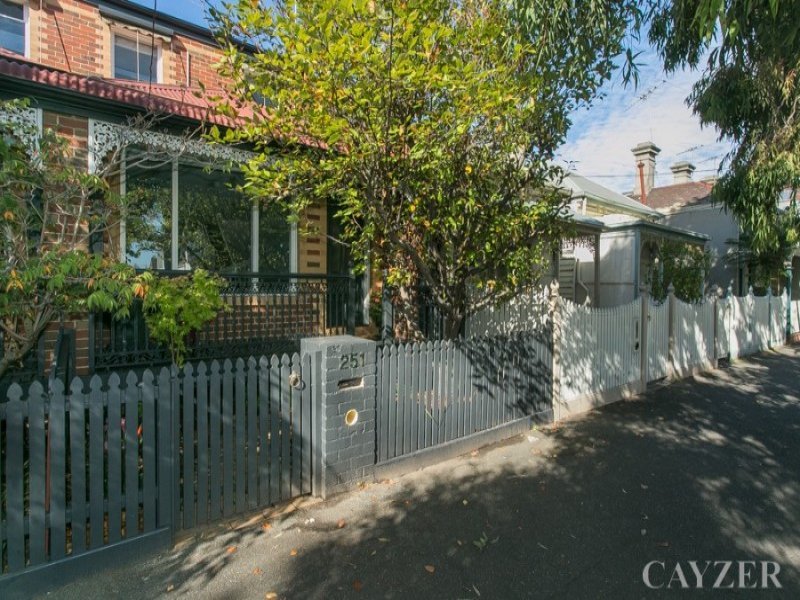 Photos: 251 Montague Street