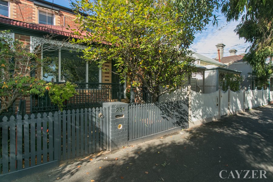 Photos: 251 Montague Street