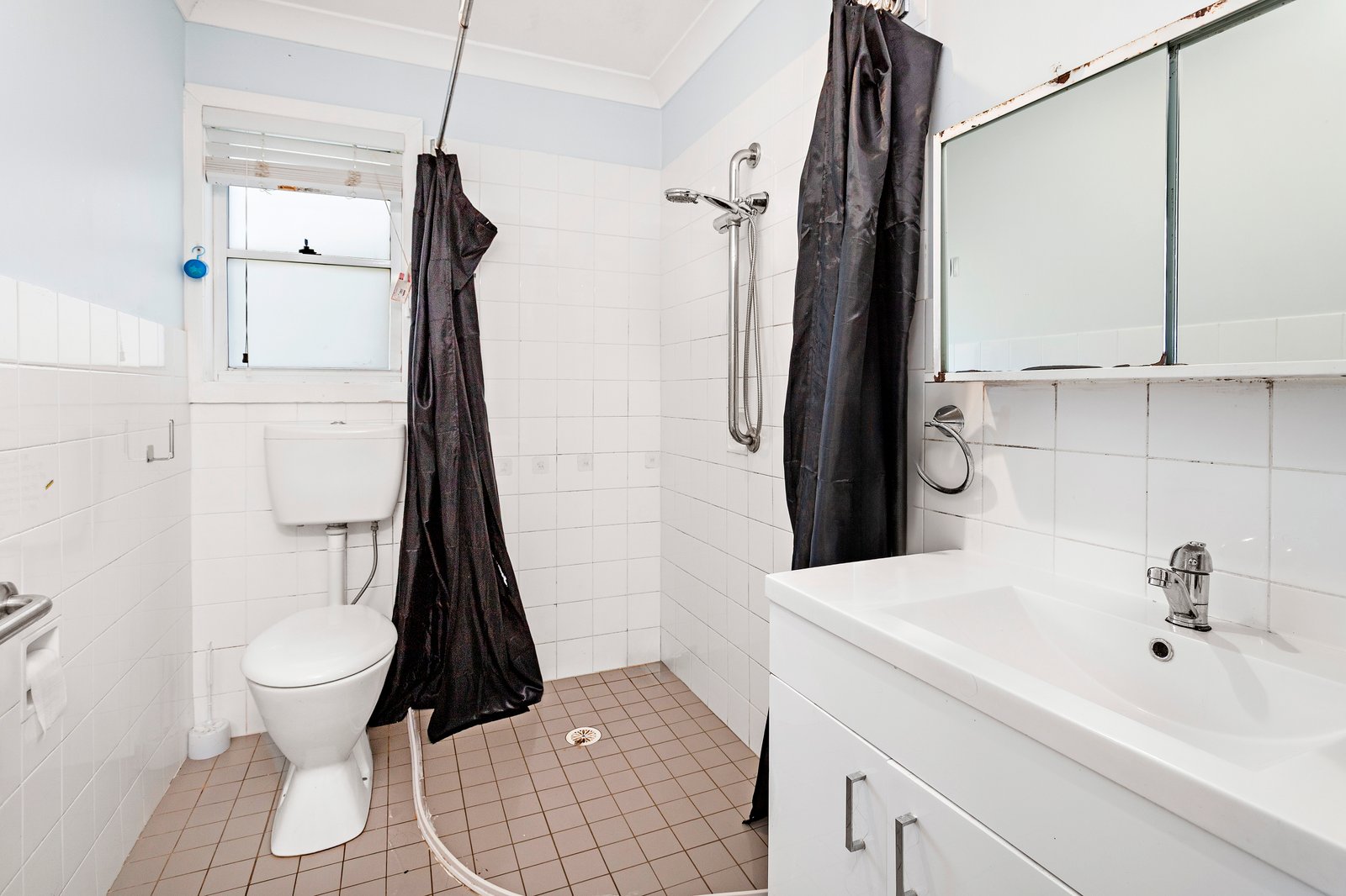 251 Northcliffe Drive BERKELEY 4