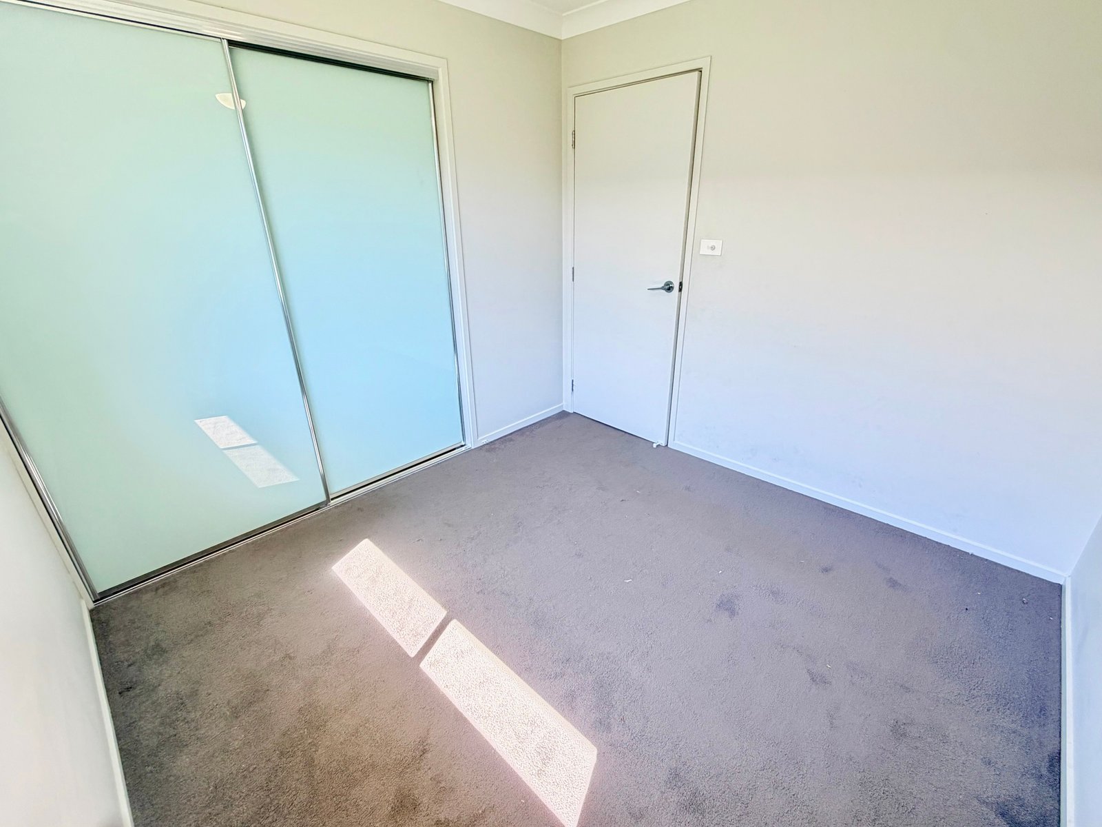 2/51 Reginald Drive TAMWORTH 4