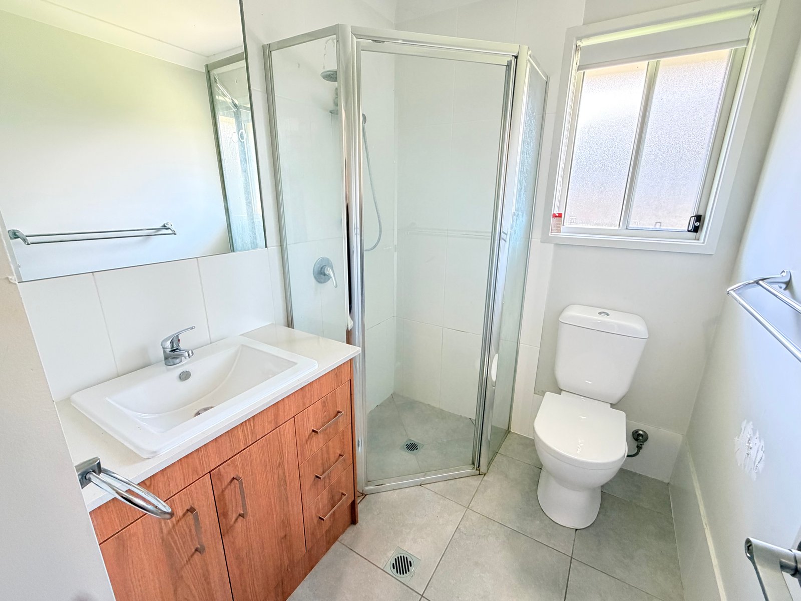 2/51 Reginald Drive TAMWORTH 5