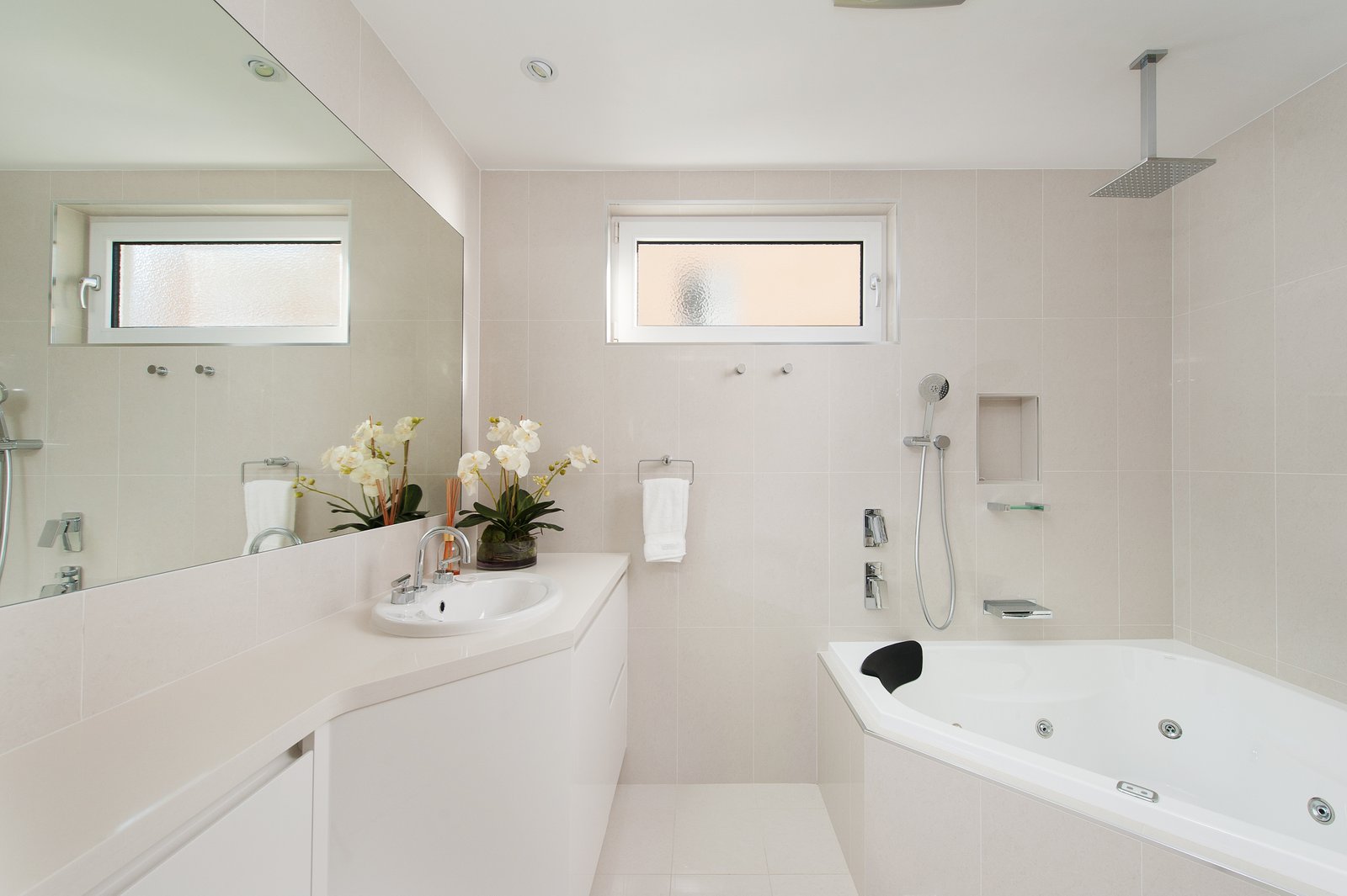 2/51 Victoria Parade NELSON BAY 18