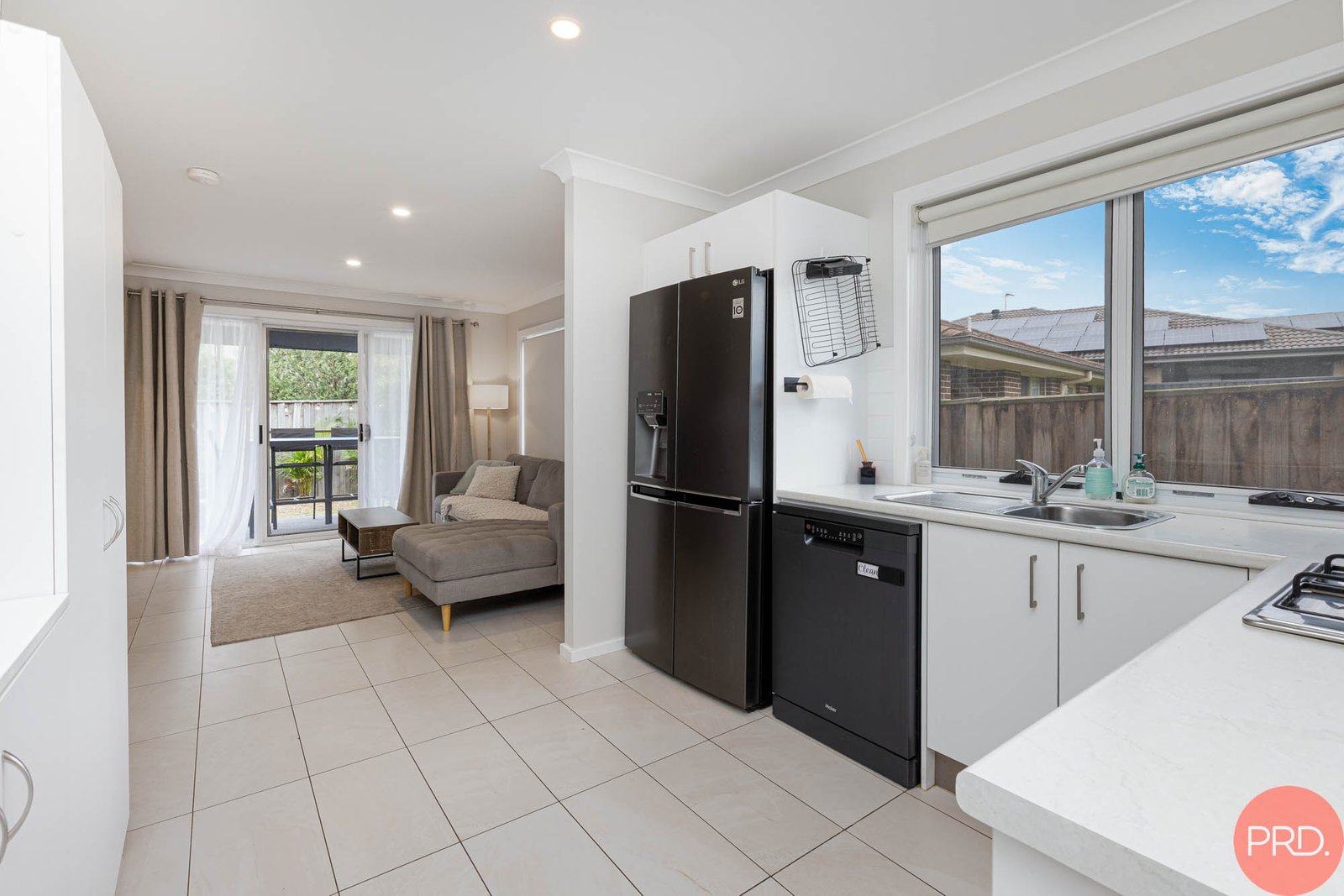 2/51 Warbler Avenue ABERGLASSLYN 12
