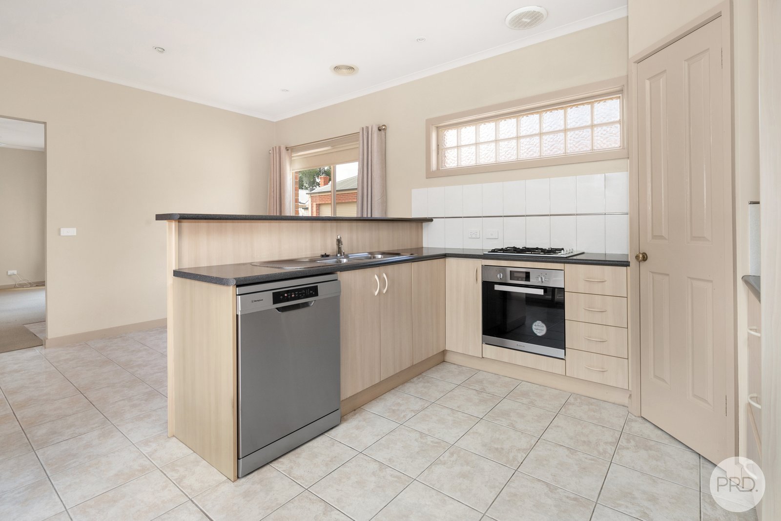 2/510 Ascot Street South REDAN 6