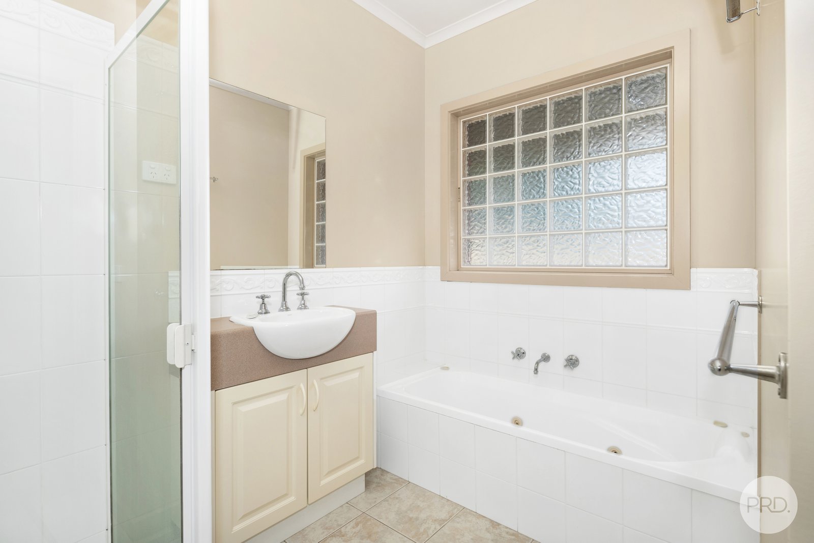 2/510 Ascot Street South REDAN 8