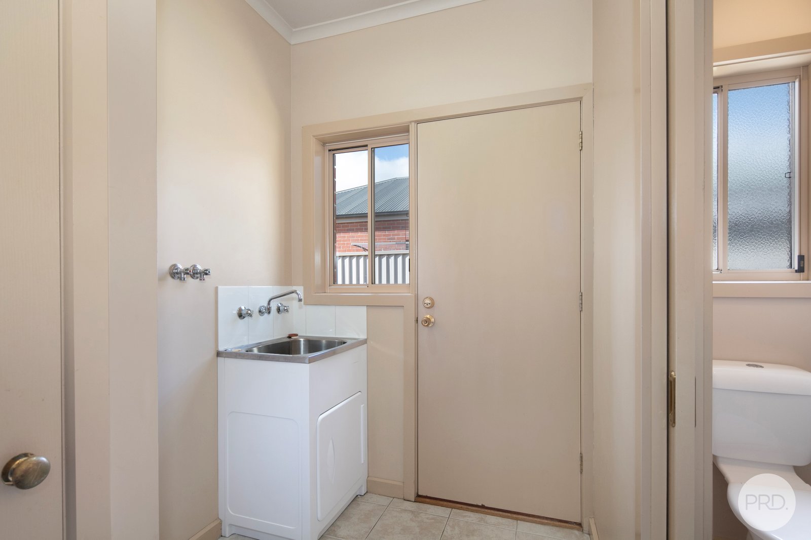 2/510 Ascot Street South REDAN 9