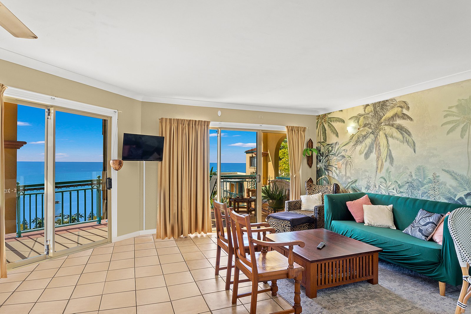 25/10 Golden Orchid Drive AIRLIE BEACH 4