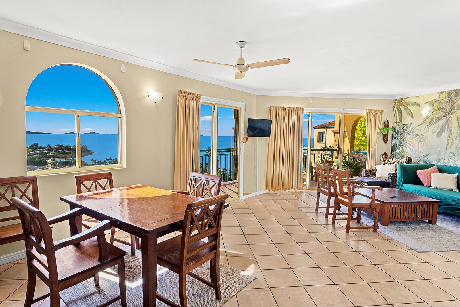 25/10 Golden Orchid Drive AIRLIE BEACH 5