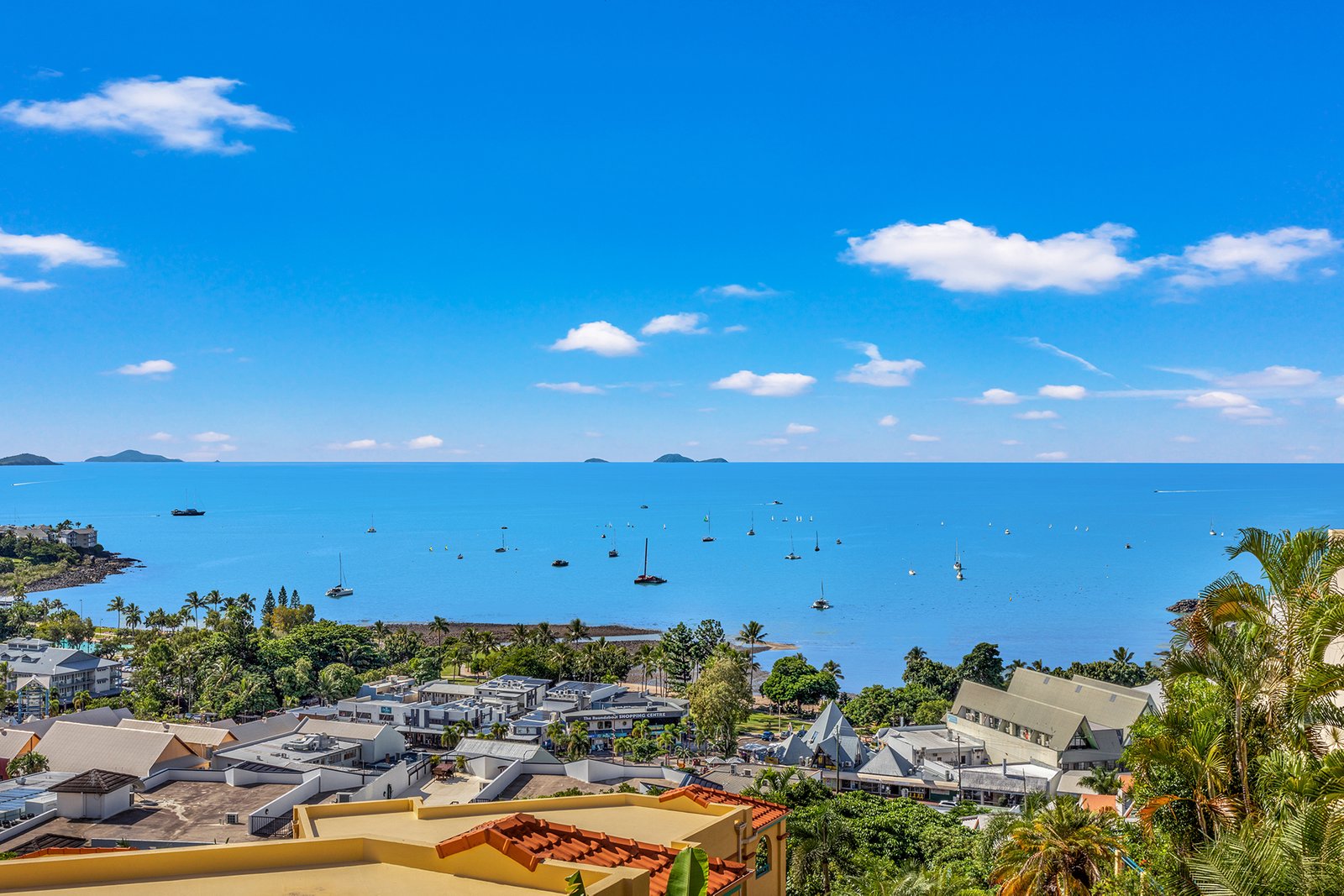 25/10 Golden Orchid Drive AIRLIE BEACH 13
