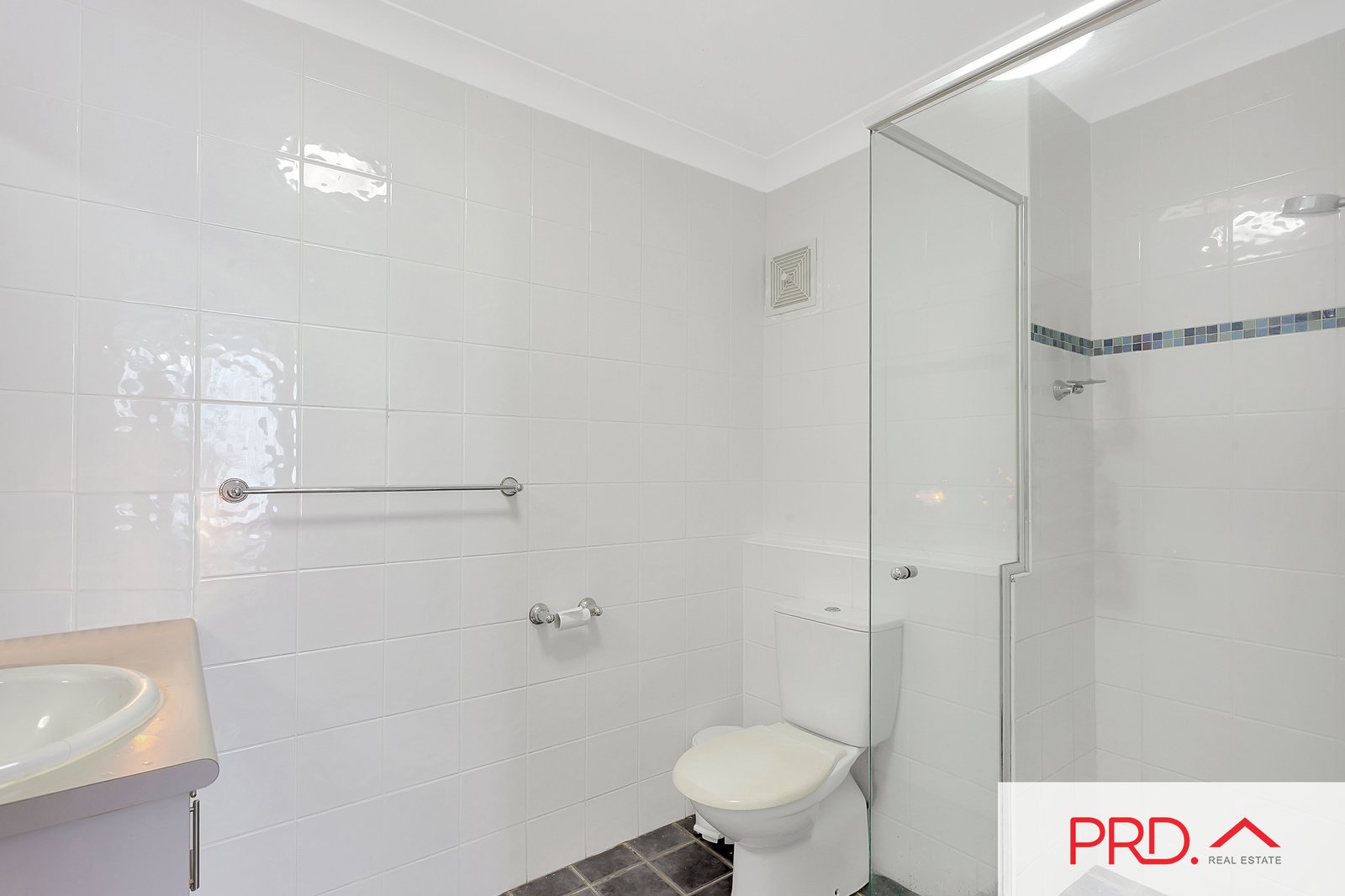 25/100 The Esplanade BURLEIGH HEADS 10