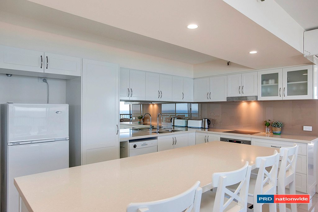 25/146 The Esplanade BURLEIGH HEADS 2