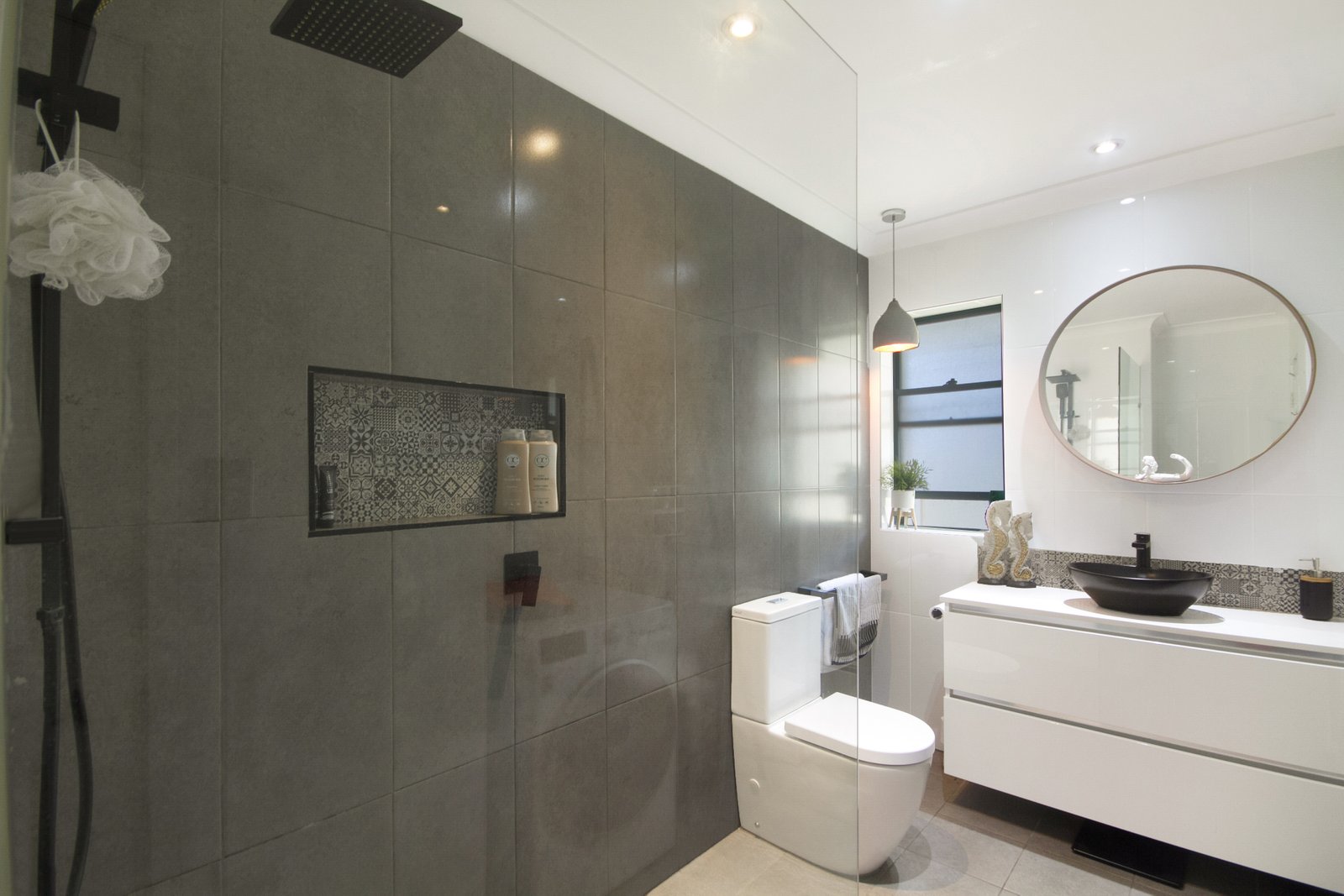 25/147-149 Golden Four Drive BILINGA 8