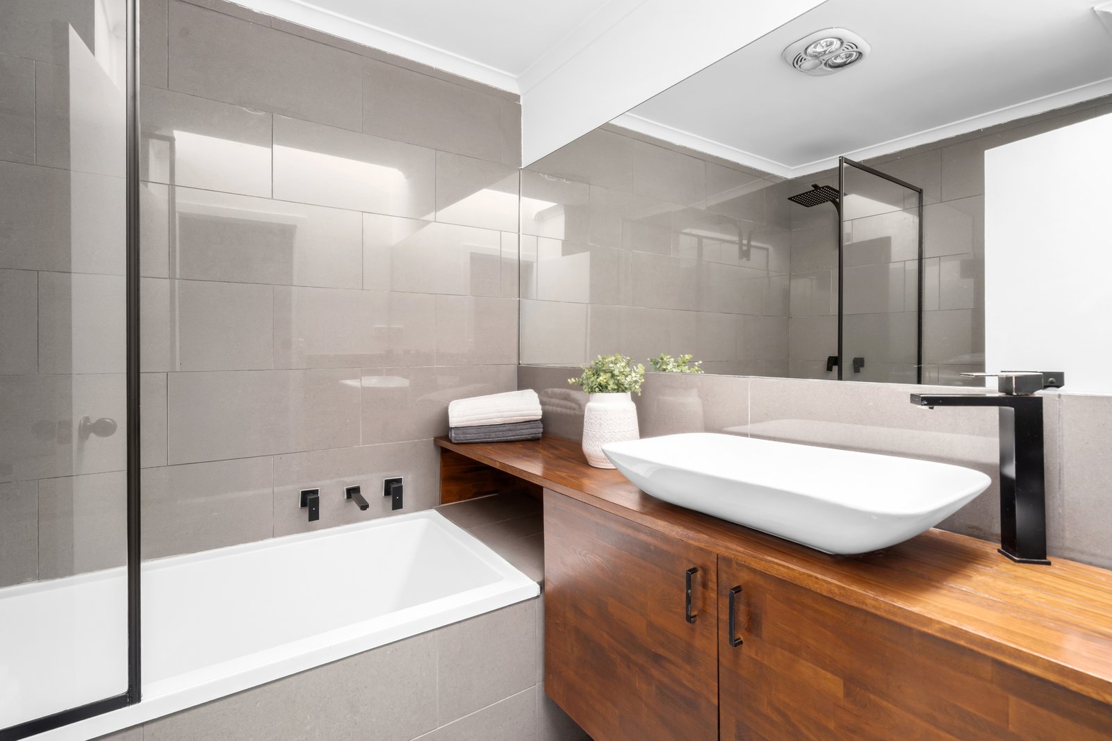 Real Estate and Property in 2/516-518 Moreland Road, Brunswick West, VIC