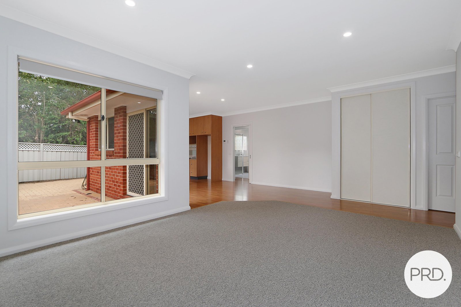 2/516 Nathan Avenue ALBURY 4