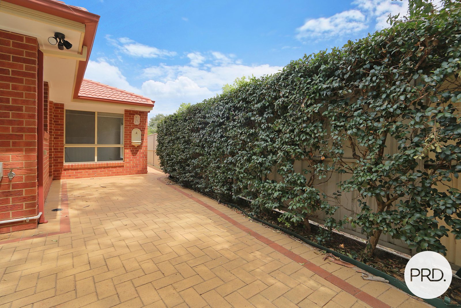 2/516 Nathan Avenue ALBURY 9