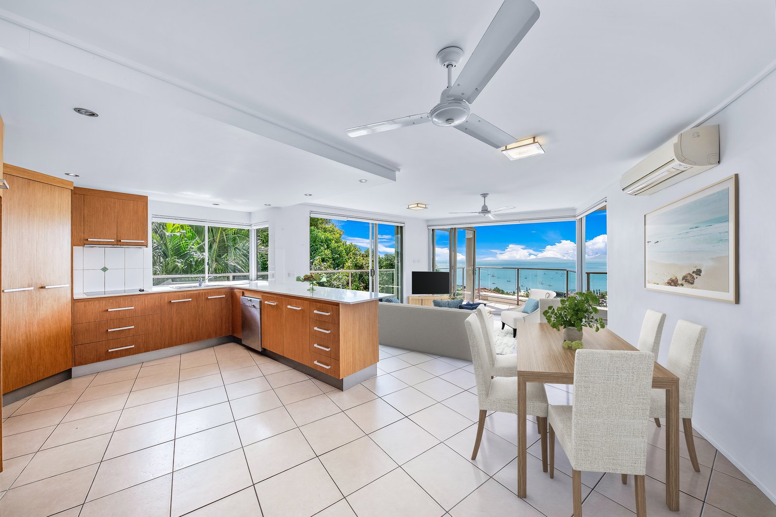25/18 Seaview Drive AIRLIE BEACH 2