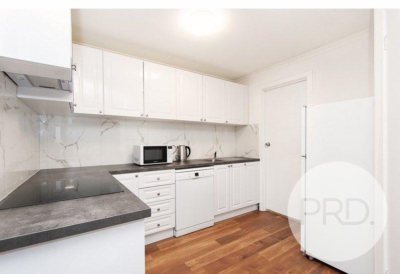 2/519 Schubach Street EAST ALBURY 3