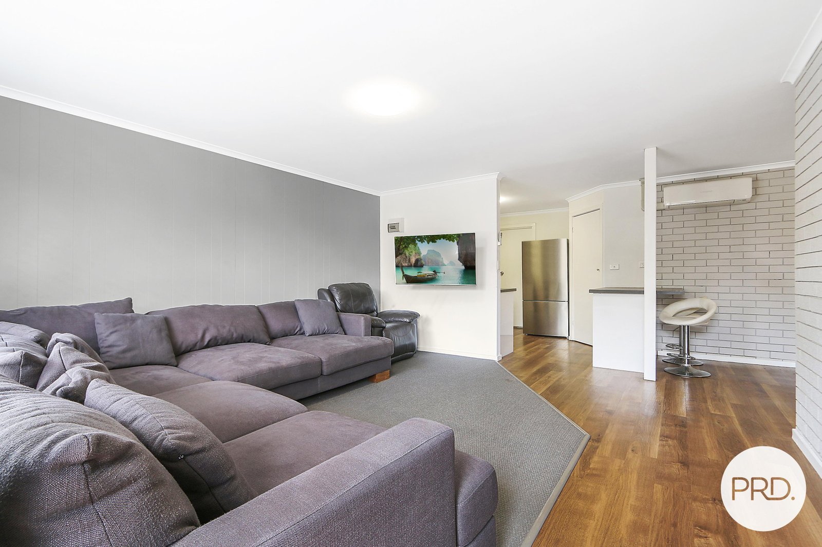 2/519 Schubach Street EAST ALBURY 4