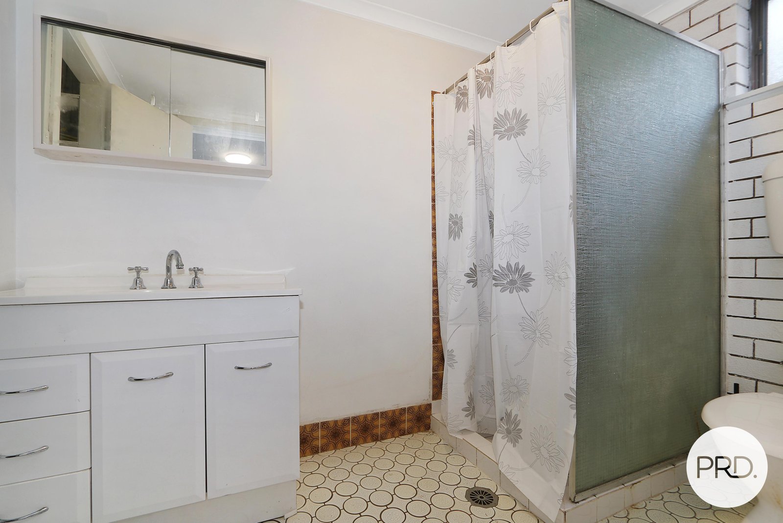 2/519 Schubach Street EAST ALBURY 9