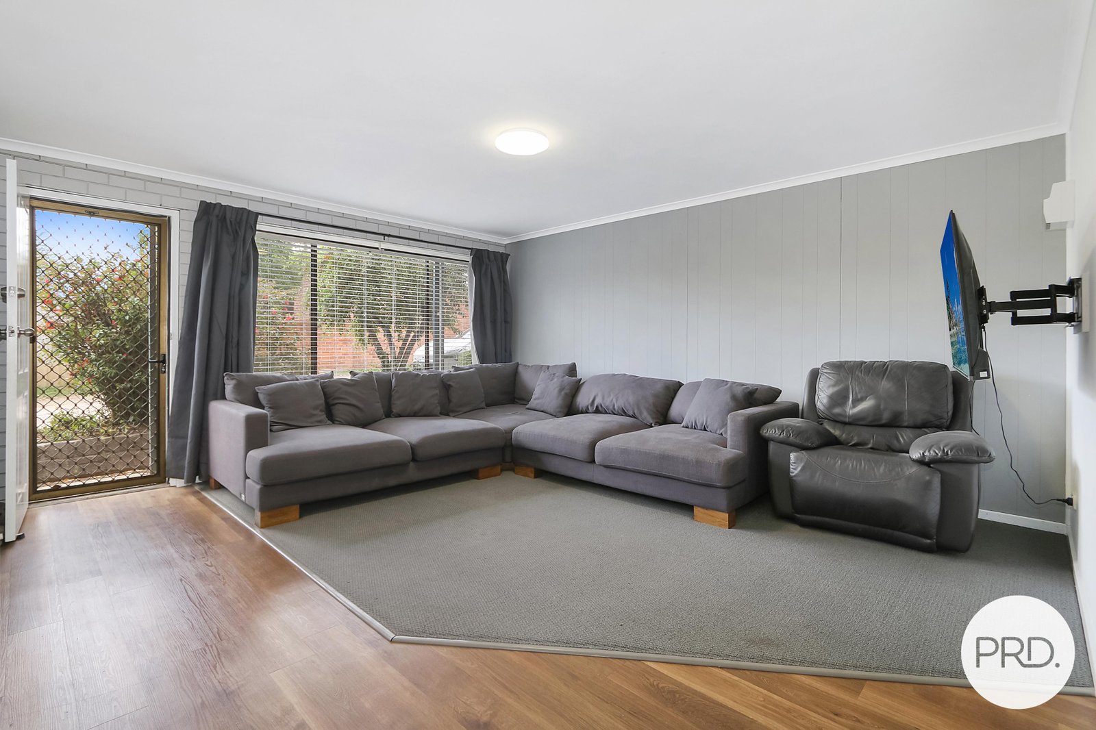 2/519 Schubach Street EAST ALBURY 1