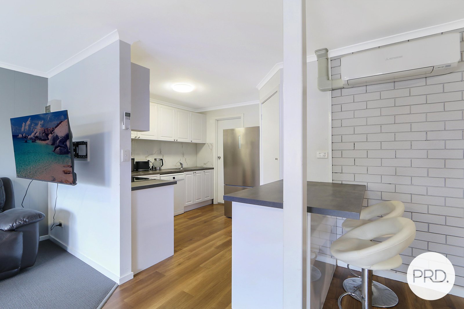 2/519 Schubach Street EAST ALBURY 3